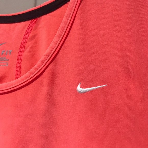Nike Women’s Dri-FIT Tee Coral - Picture 4 of 8